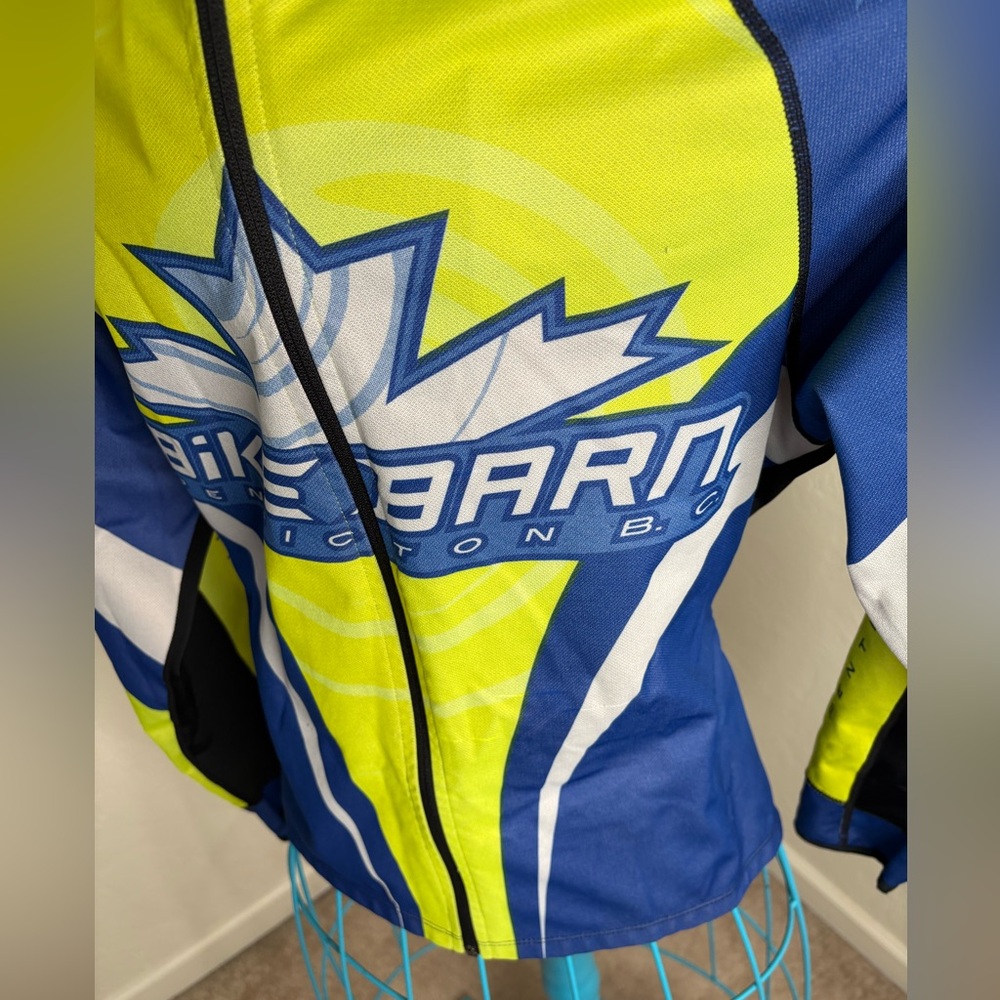 Sugoi Softshell Winter Cycling Jacket - image 4